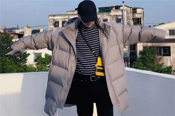 条纹打底衫怎么搭配,条纹打底衫配什么颜色的外套 条纹打底衫怎么搭配,条纹打底衫配什么颜色的外套