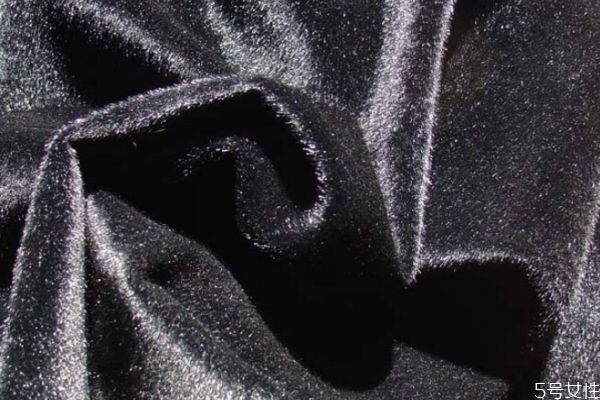 水貂绒毛衣掉毛吗,水貂绒的衣服掉毛正常吗