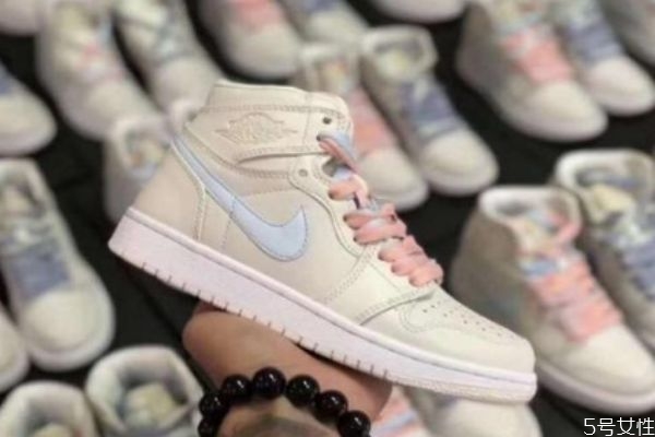 四色鸳鸯鞋带怎么系,四色鸳鸯鞋带怎么系好看