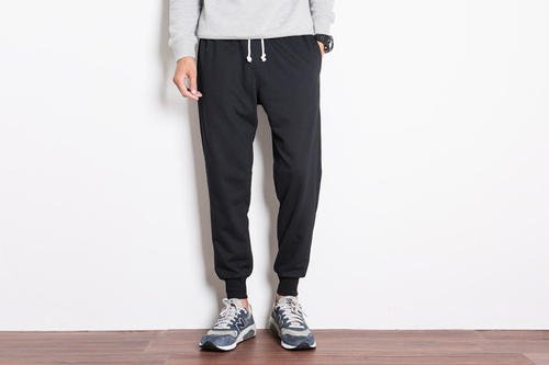 卫裤和运动裤一样吗,卫裤和运动裤有什么区别吗