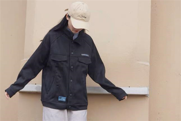 男士麂皮绒夹克搭配,麂皮绒外套 男士麂皮绒夹克搭配,麂皮绒外套