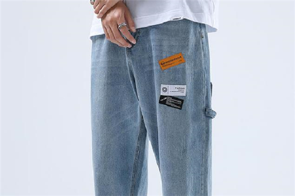 牛仔工装裤搭配什么上衣,牛仔工装