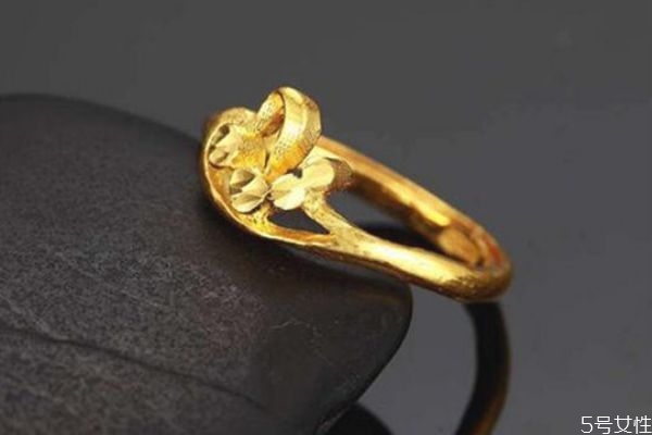 婚戒买黄金好还是钻戒好,婚戒买黄金的好还是钻石的好 婚戒买黄金好还是钻戒好,婚戒买黄金的好还是钻石的好