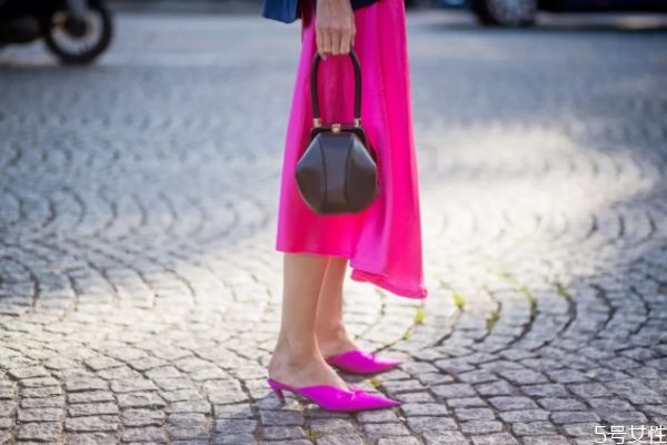 穆勒鞋好穿吗,穆勒鞋怎么搭配好看