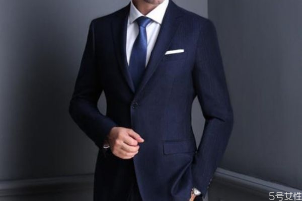 正装西装和休闲西装的区别,休闲西装和正式西装的区别