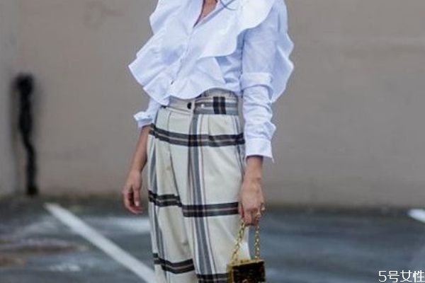黑白格纹裤子搭配,格纹裤子搭配