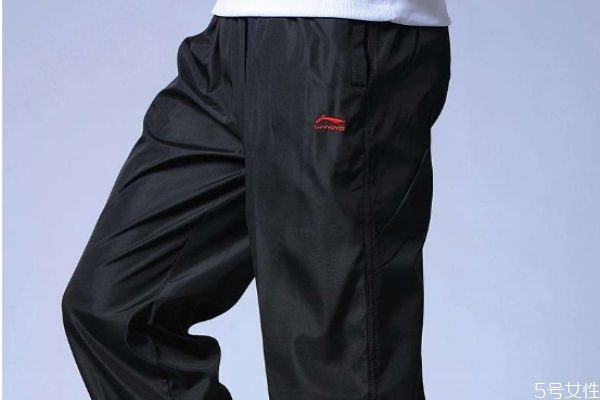 运动裤的洗涤方法,运动紧身裤怎么洗 运动裤的洗涤方法,运动紧身裤怎么洗