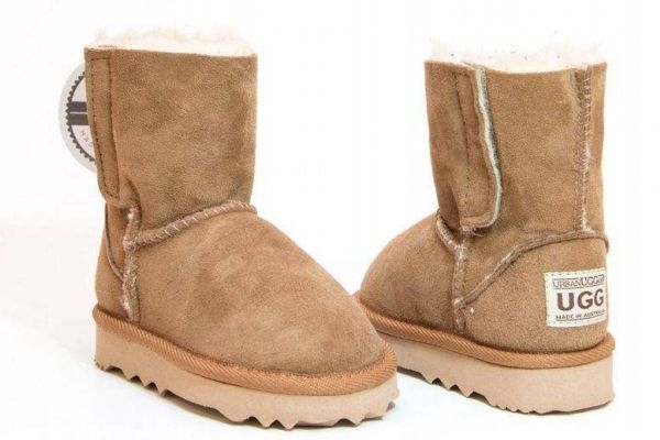 雪地靴长毛发霉怎么处理,家庭雪地靴内毛怎么清洗