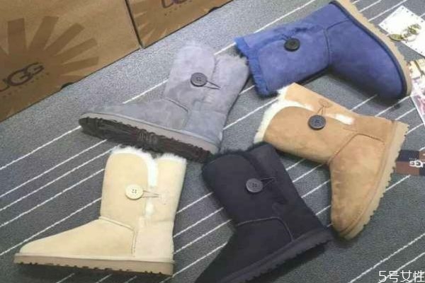 雪地靴买紧点还是松点,雪地靴穿紧一点还是松一点 雪地靴买紧点还是松点,雪地靴穿紧一点还是松一点