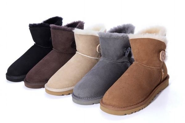 雪地靴影响开车吗,为什么不能穿雪地靴开车