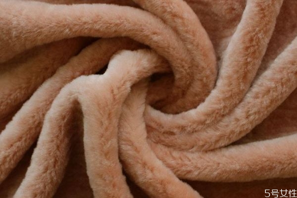 羊驼绒大衣怎么清洗,驼绒大衣如何清洗