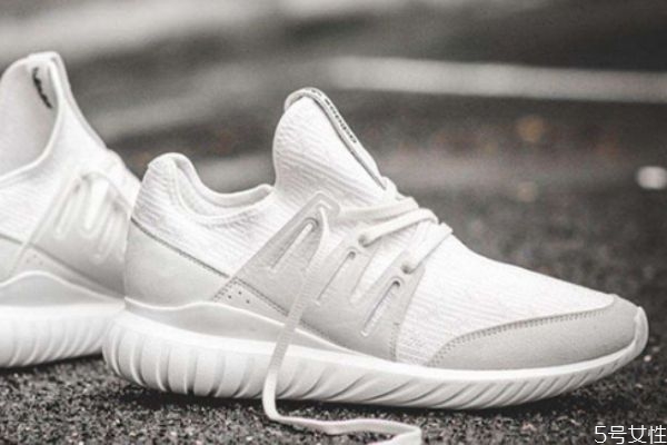 阿迪达斯的鞋码和正常鞋码一样吗,耐克鞋码和阿迪达斯鞋码如何对应