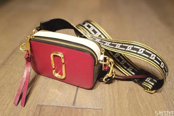 marcjacobs什么档次,marc by marc jacobs是什么档次 marcjacobs什么档次,marc by marc jacobs是什么档次