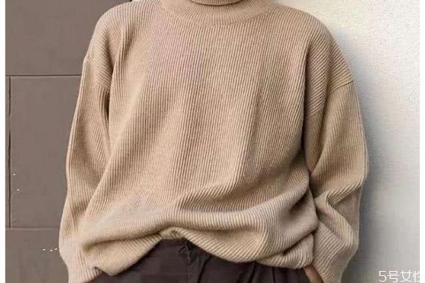 宽松毛衣如何搭配,宽松毛衣里面搭配什么衣服 宽松毛衣如何搭配,宽松毛衣里面搭配什么衣服