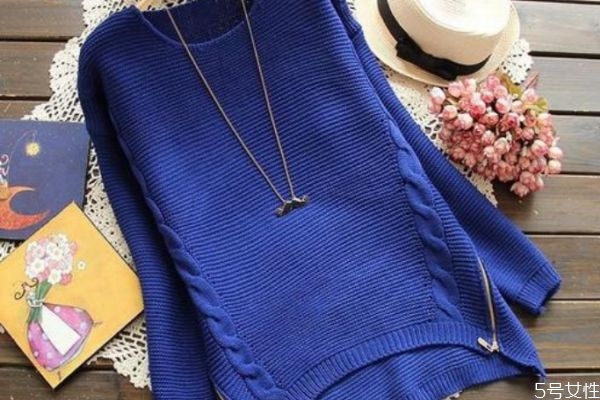连衣裙收腰中长款,长款针织背心裙怎么搭配