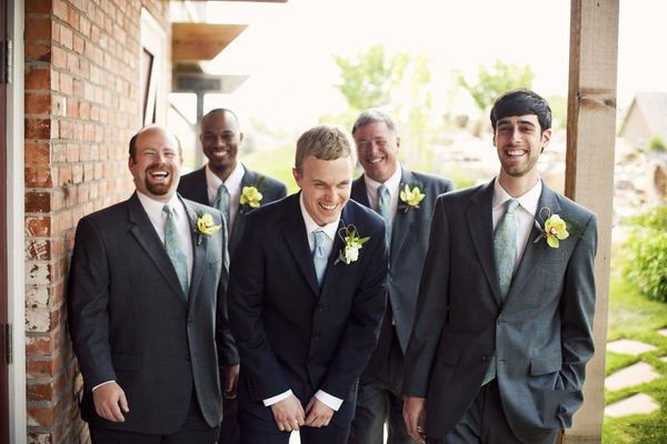 伴郎需要打领带吗,伴郎是带领带还是领结好 伴郎需要打领带吗,伴郎是带领带还是领结好