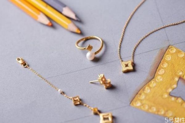 白金和铂金的区别是什么,白金和铂金的区别哪个贵