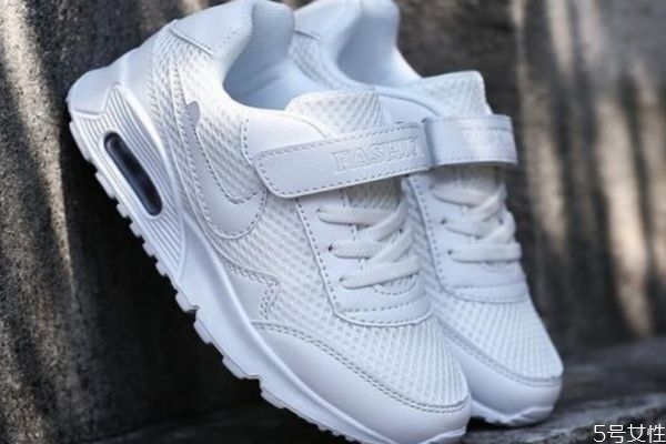 白色鞋网面怎么清洗,网面白鞋怎么清洗干净小妙招