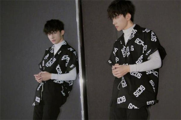 衬衫叠穿打底衫,衬衫加打底衫叠穿