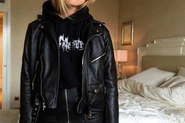 皮衣发霉了怎么打理,皮衣发霉怎么处理干净