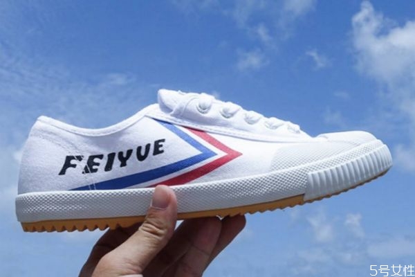 飞跃和回力哪个穿着舒服,飞跃和回力哪个穿着更舒服 飞跃和回力哪个穿着舒服,飞跃和回力哪个穿着更舒服