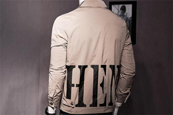 字母印花外套,字母印花外套文案