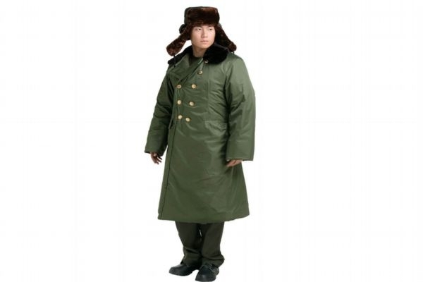 穿部队军大衣违法吗,军大衣可以穿出去吗