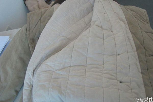 军大衣怎么穿搭,军大衣如何搭配