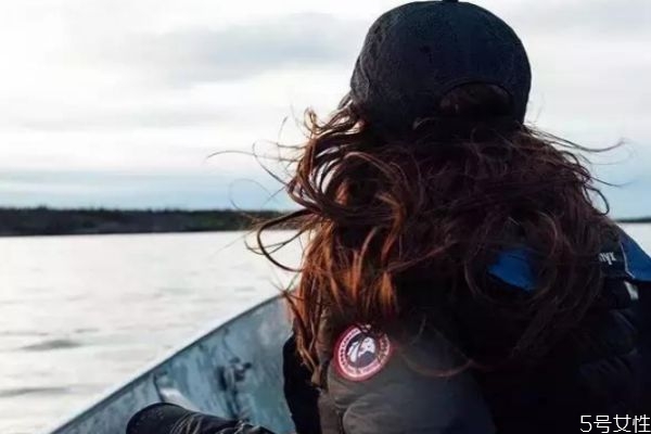 加拿大鹅羽绒服是鹅绒吗,什么是加拿大鹅羽绒服