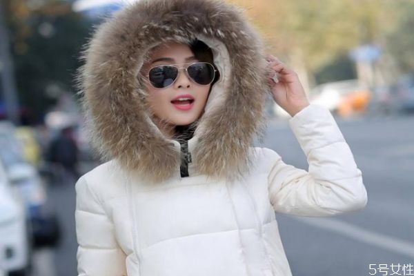 羽绒服充绒量一般是多少,羽绒服充绒量一般是多少克