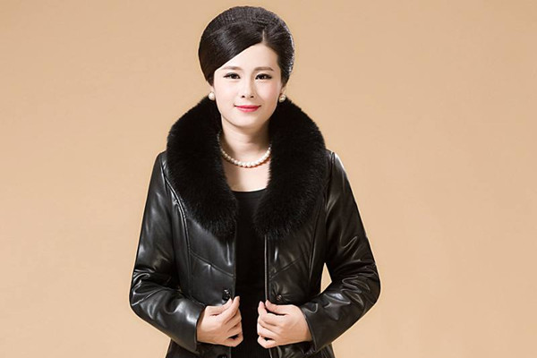 真皮羽绒服怎么清洗,皮毛羽绒服怎么清洗