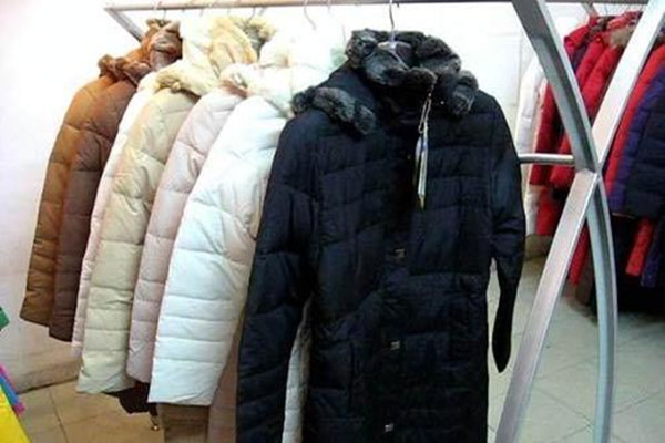 羽绒服发霉了怎么洗干净,羽绒服发霉怎么洗掉霉斑