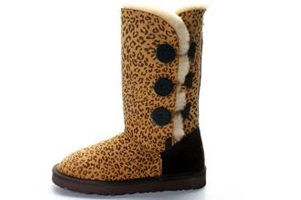 雪地靴臭味怎么去除,羊毛雪地靴臭脚吗