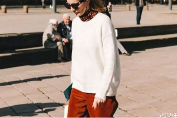 毛衣能放洗衣机脱水吗,能(脱水时间控制在1分钟),毛衣能放洗衣机脱水吗