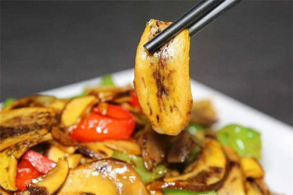 牛肝菌炖鸡汤的做法,牛肝菌炖鸡汤的做法窍门