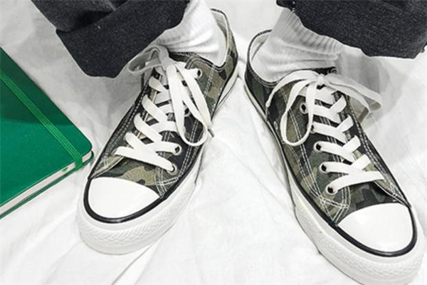 迷彩帆布鞋,迷彩帆布鞋怎么搭配裤子