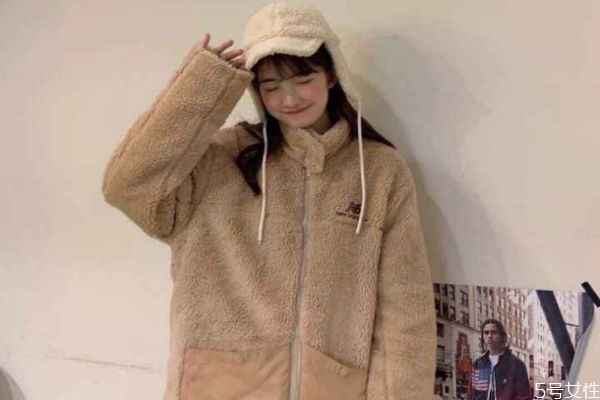 羊羔毛面料的特点,羊羔毛面料知识介绍