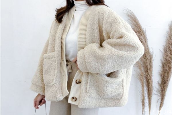 米白色羊羔毛染色了怎么补救,羊羔毛染色了怎么补救