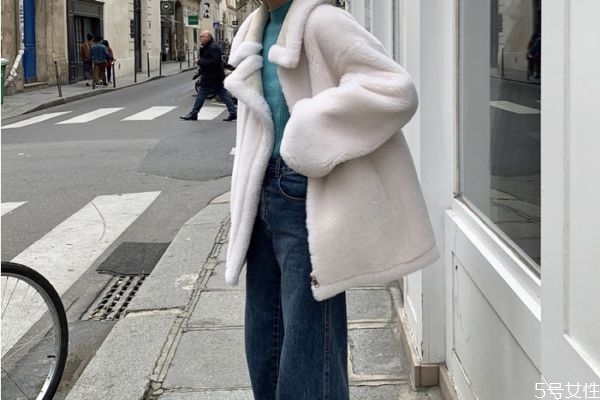 胖人穿羊羔毛外套显胖吗,胖人穿羊羔毛卫衣显胖吗