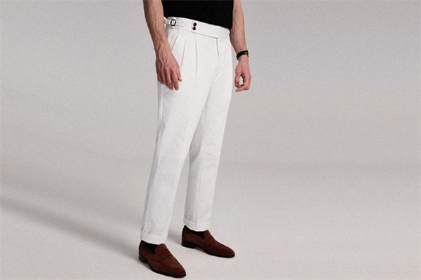 咖啡色西裤,西裤什么颜色好