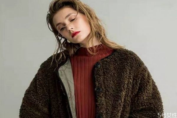 獭兔毛和羊羔毛哪个贵,羊毛和獭兔毛哪个比较贵 獭兔毛和羊羔毛哪个贵,羊毛和獭兔毛哪个比较贵