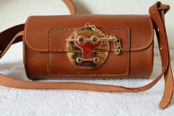 香奈儿牛皮包和羊皮包哪个好,牛皮包和羊皮包哪个好?