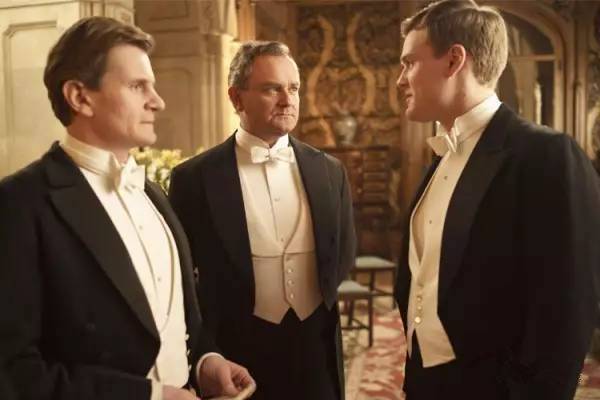 燕尾服怎么搭配好看,女士燕尾服配什么好看