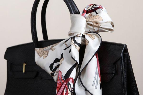 最好的蚕丝巾是哪个品牌,桑蚕丝丝巾品牌排行榜