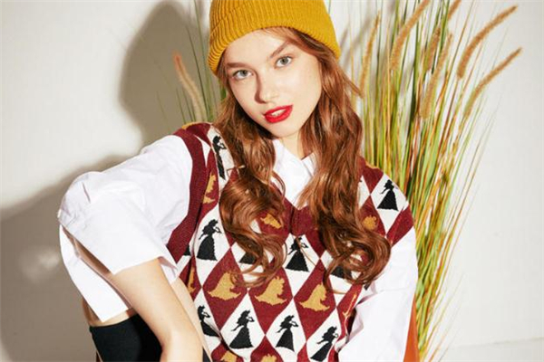 针织背心搭配衬衫牛仔裤怎么讲解,针织背心搭配衬衫图片