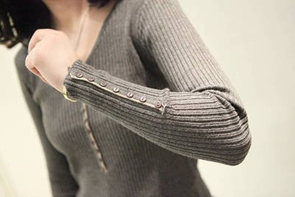 打底衫应该选择什么颜色,打底衫什么颜色最好配衣服