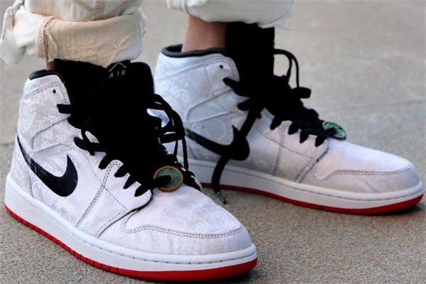 aj1白丝绸多少钱,aj1白丝绸多少钱可以卖 aj1白丝绸多少钱,aj1白丝绸多少钱可以卖