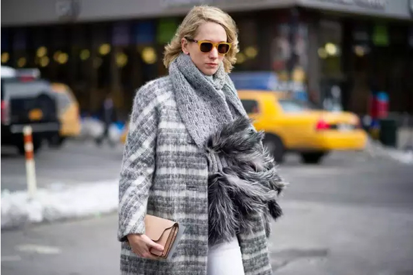 大衣搭什么围巾好看,大衣配什么围巾好看 大衣搭什么围巾好看,大衣配什么围巾好看