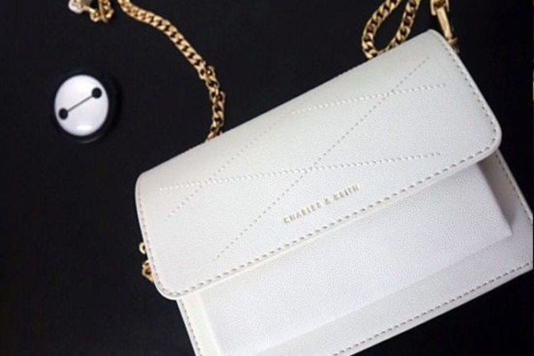 ckna是啥牌子,ckna和ck是一个牌子嘛