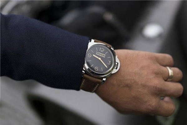 男人戴手表有什么讲究吗,男人带手表有什么说法,男人带手表有什么讲究